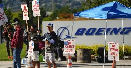 Boeing withdraws contract offer after talks with striking workers break down