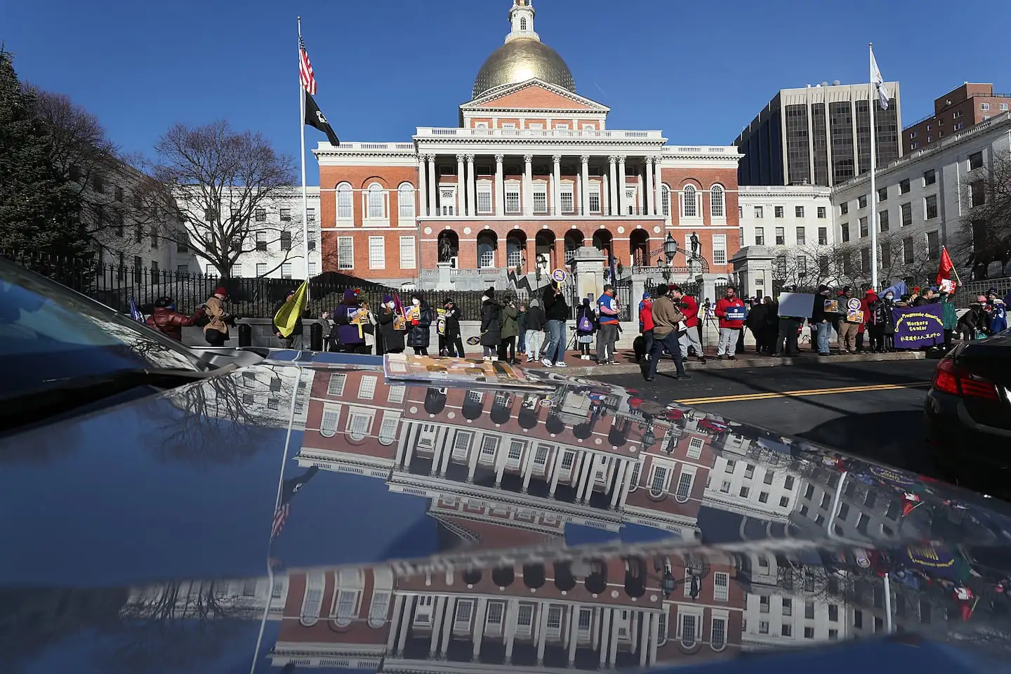 Uber, Lyft drivers in Mass. win unionization rights, a first in the nation - The Boston Globe