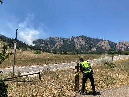 'Slow-moving' Dinosaur Fire is burning near Boulder