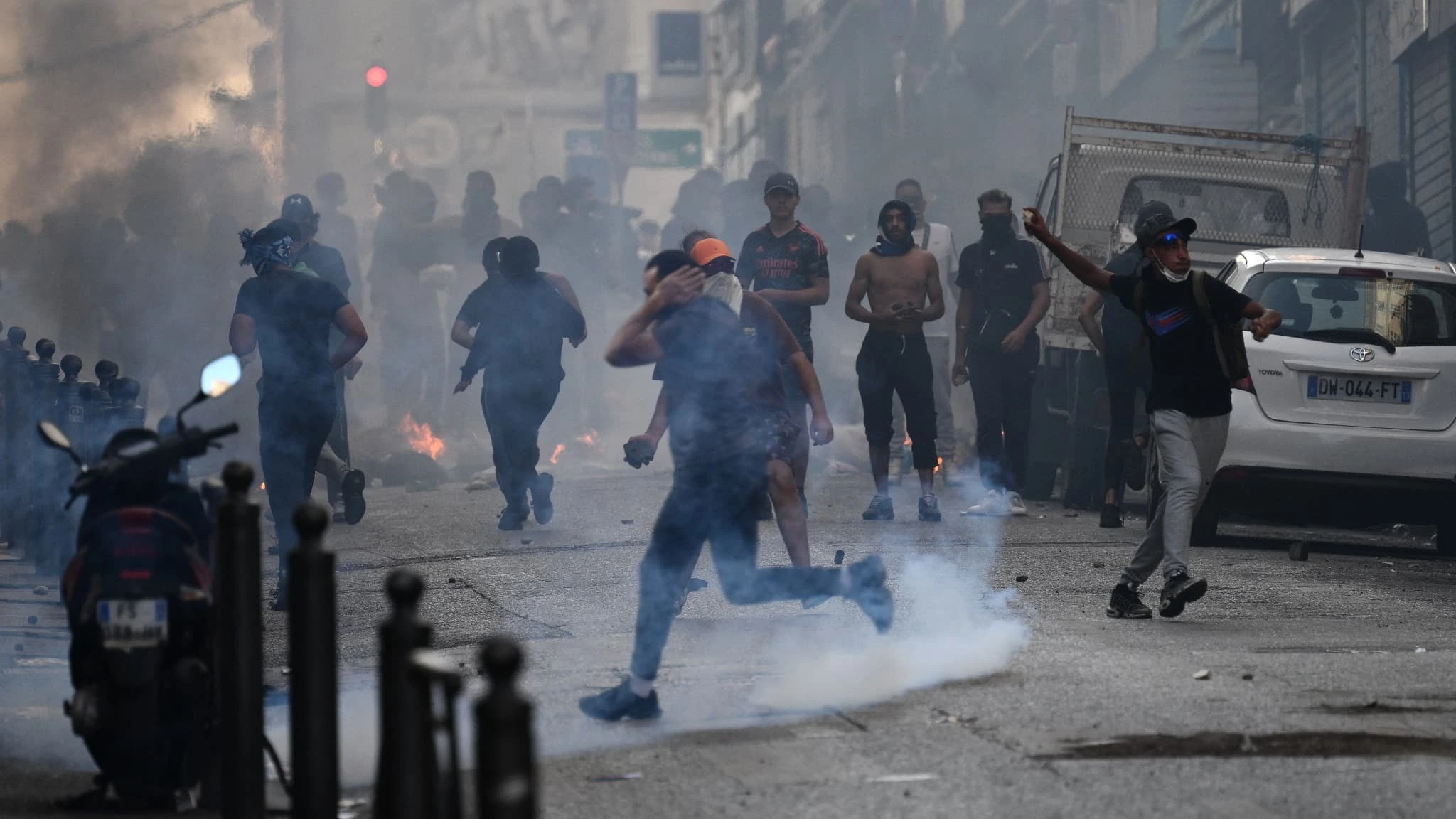 EN DIRECT - Émeutes: un homme est mort à Marseille ce week-end, le parquet évoque la piste d'un tir de "type flash-ball"