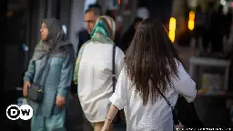 Iran: Morality police return to enforce dress code in cities – DW – 07/16/2023