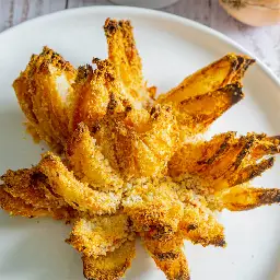 Air Fryer Blooming Onion