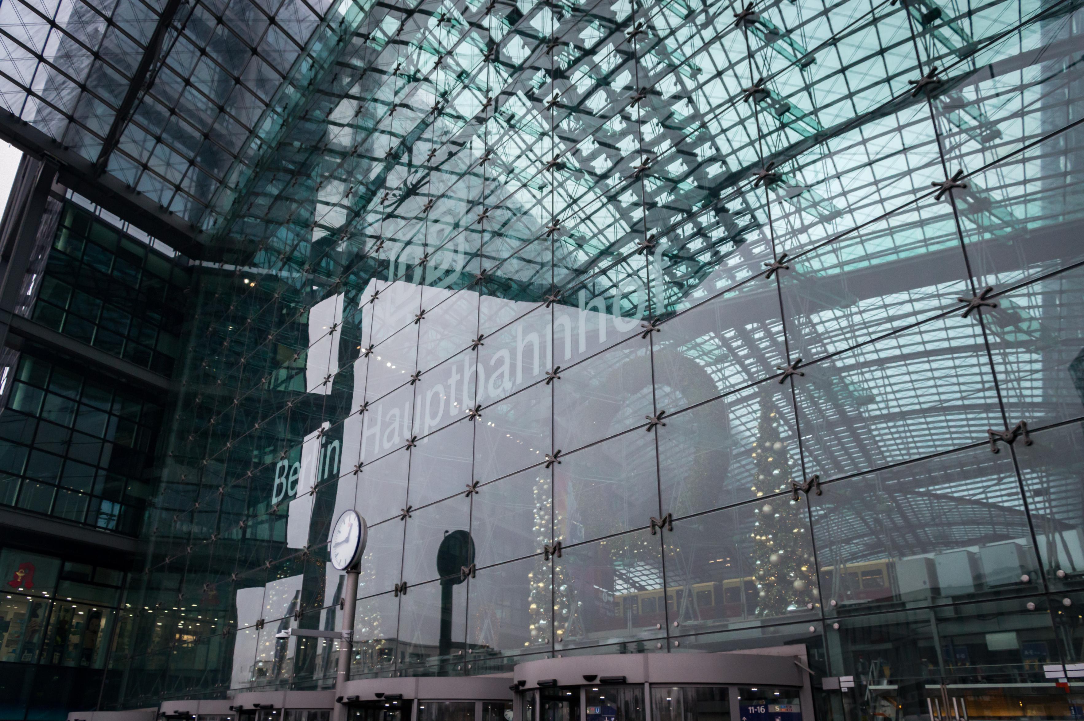 Entrance to the building of Berlin Hbf, with a DB logo and "Berlin Hauptbahnhof" written over it