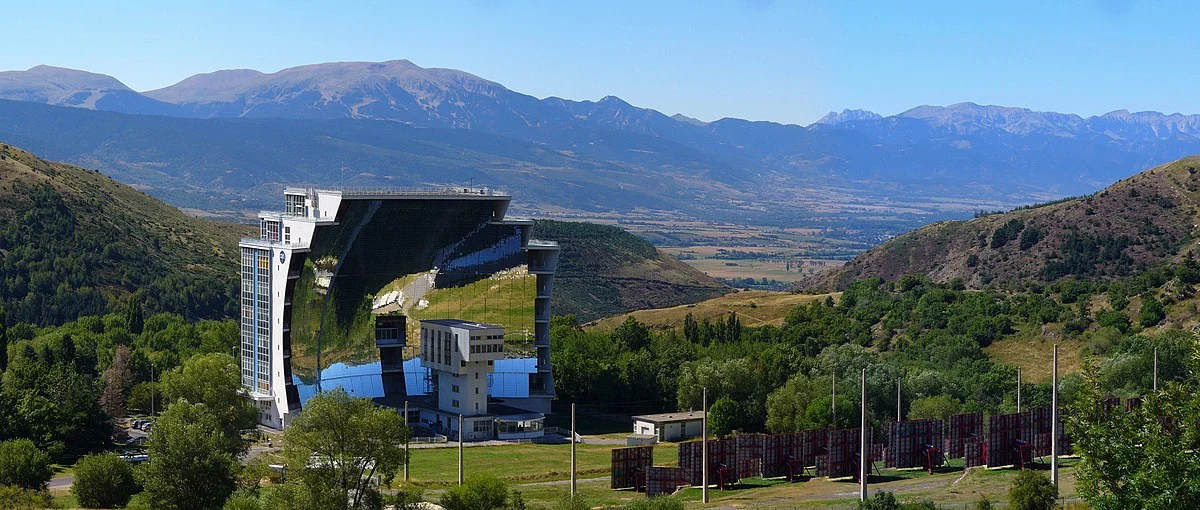 Odeillo solar furnace - Wikipedia