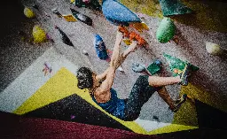 How to fall safely while indoor bouldering