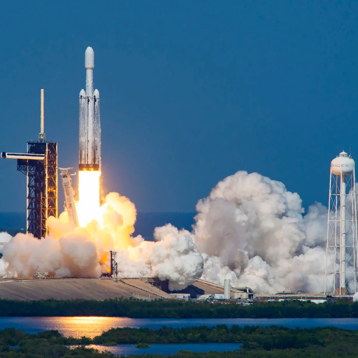 NASA selects Falcon Heavy to launch Dragonfly mission - SpaceNews